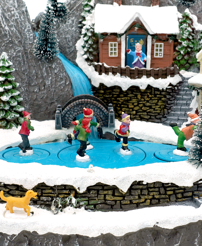 R135002 VILLA PISTA DE PATINAJE42X26X22CM