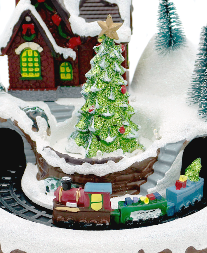 R135004 CABAÑA CON PINO Y TREN